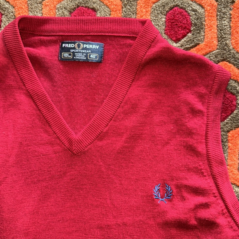 Fred Perry Red V-Neck Sweater Men's Medium 40"